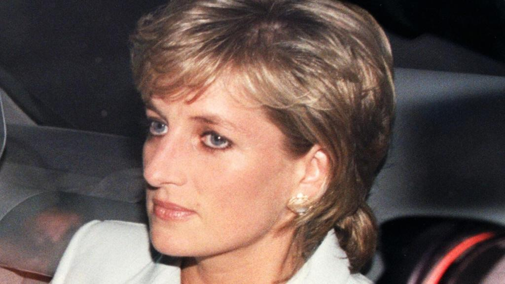 ‘Someone must have greased the brakes’ Queen’s shocked reaction on hearing Diana’s death [Article from 15/08/15]